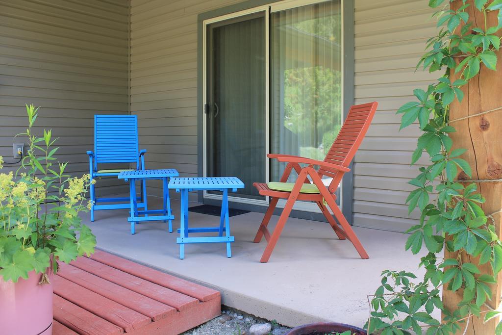Windborne Bed & Breakfast Castlegar Ruang foto