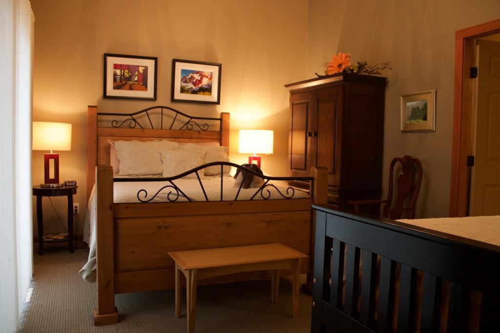 Windborne Bed & Breakfast Castlegar Ruang foto
